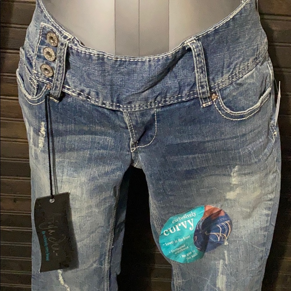 Light blue Ariya Curvy faded and ripped jeans